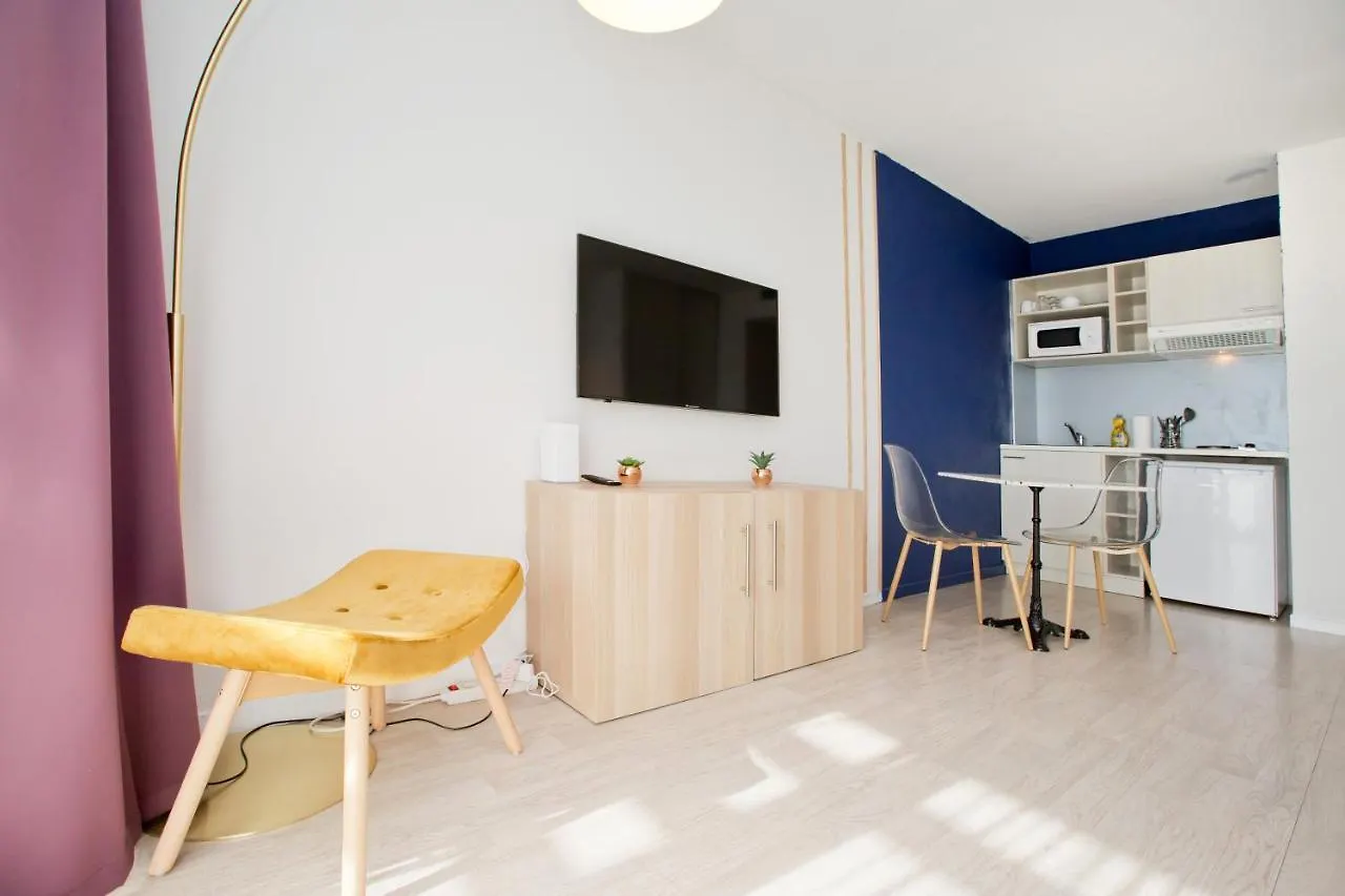 Grand Studio Avec Clim, Balcon Proche Gare Apartment Lourdes France
