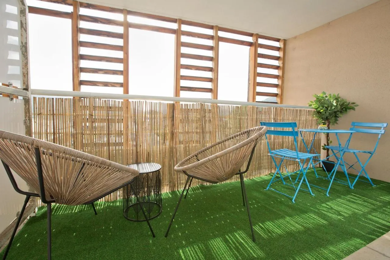 Grand Studio Avec Clim, Balcon Proche Gare Apartment Lourdes
